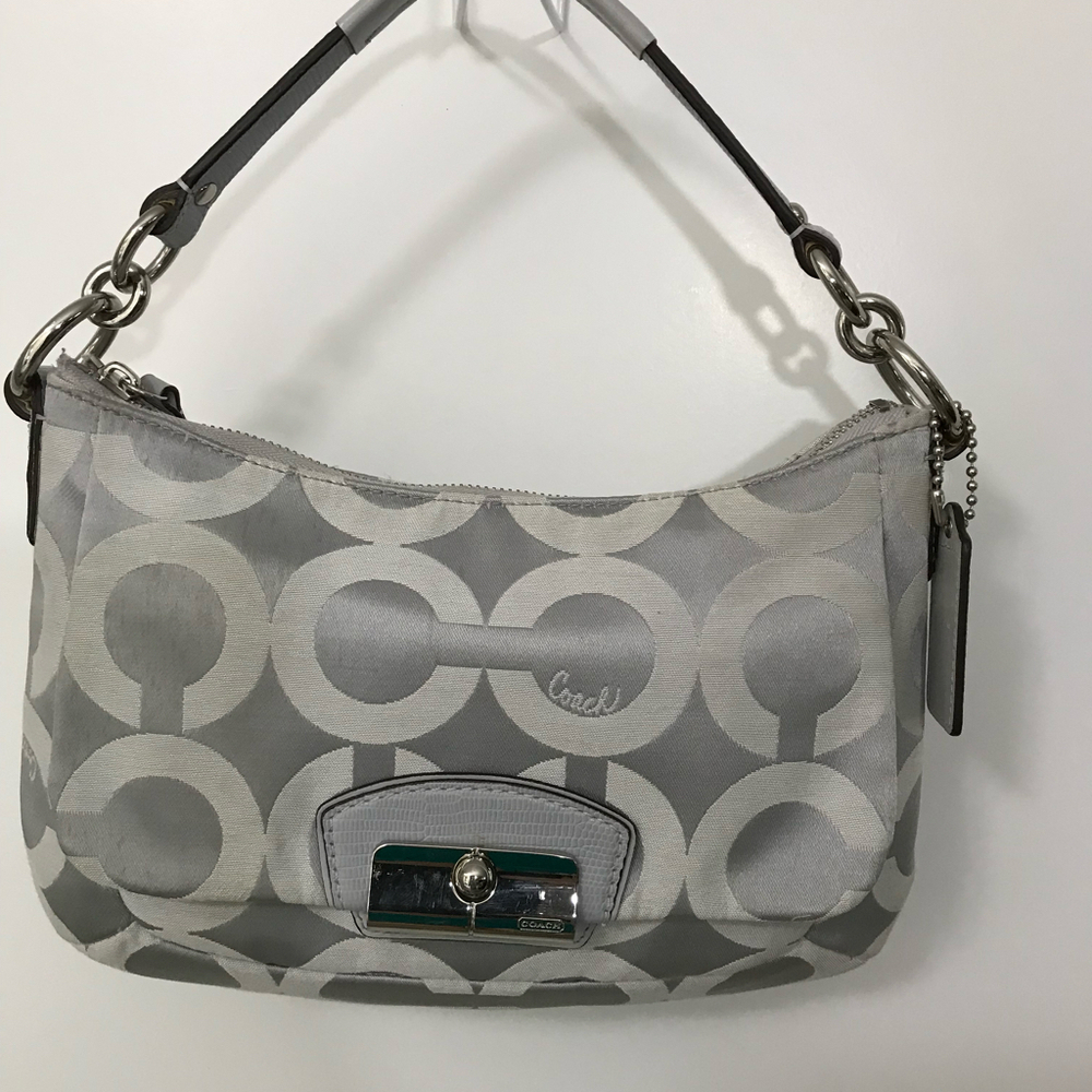 Coach Kristen Signature C Gray Silver  2011 Hobo Bag Purse with Crsbdy Strap EUC